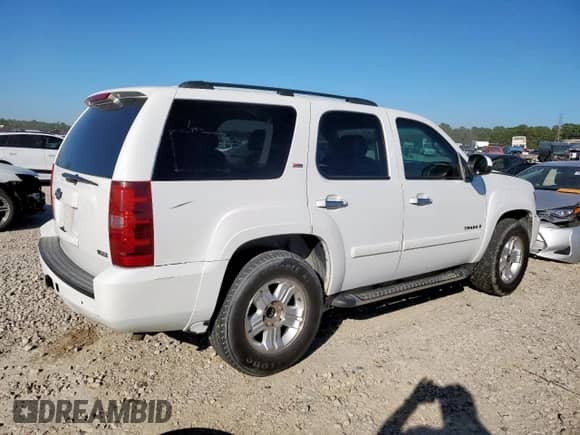 2008 Chevrolet Tahoe 2LT z VIN 1GNFC130X8R110202, wystawiony jako Copart lot #90873445 z przebiegiem 284 247 mil mil oraz Czysty tytuł • Clean title. Historia ofert i sprzedaży dostępna na DreamBid. Obrazek 3.