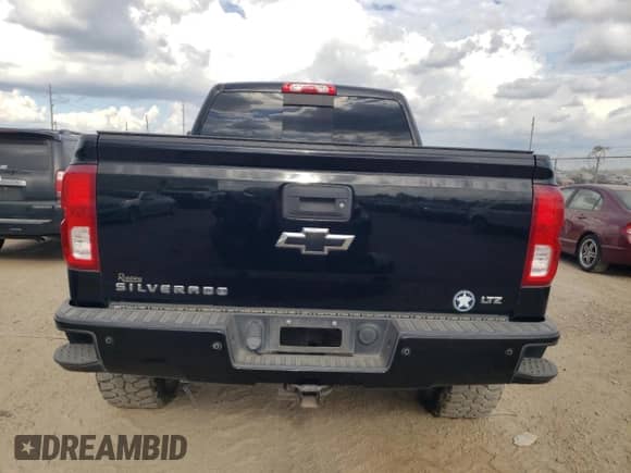 2017 Chevrolet Silverado 1500 LTZ z VIN 3GCUKSEC8HG246196, wystawiony jako Copart lot #74466444 z przebiegiem 116 936 mil mil oraz Nie do naprawy • Non repairable. Historia ofert i sprzedaży dostępna na DreamBid. Obrazek 6.