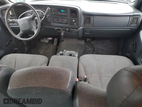 2001 Chevrolet Silverado 1500 z VIN 2GCEC19W611349549, wystawiony jako Copart lot #83758094 z przebiegiem 257 237 mil mil oraz Szkoda całkowita • Salvage title. Historia ofert i sprzedaży dostępna na DreamBid. Obrazek 8.