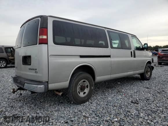 2005 Chevrolet Express Passenger with VIN 1GAHG39UX51134790, listed as a Copart auction lot 80667005 with 241,499 mi miles and Salvage title. Bid and sale history available at DreamBid. Image 3.