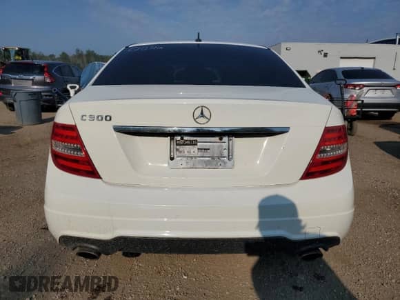 2013 Mercedes-Benz C 300 Luxury z VIN WDDGF8ABXDA751673, wystawiony jako Copart lot #68739465 z przebiegiem 211 703 mil mil oraz Czysty tytuł • Clean title. Historia ofert i sprzedaży dostępna na DreamBid. Obrazek 6.