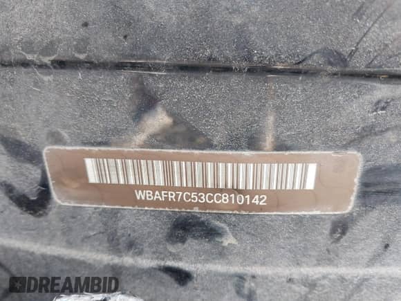 2012 BMW 5 Series 535i z VIN WBAFR7C53CC810142, wystawiony jako IAAI lot #43164533 z przebiegiem Nie podano mil oraz . Historia ofert i sprzedaży dostępna na DreamBid. Obrazek 17.