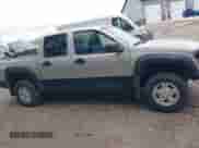 2007 Chevrolet Colorado 1LT с VIN 1GCDT13E278170278, выставлен на аукционе IAAI как лот 42330064 с пробегом 353 031 миль миль и . История ставок и продаж доступна на DreamBid. Изображение 14.