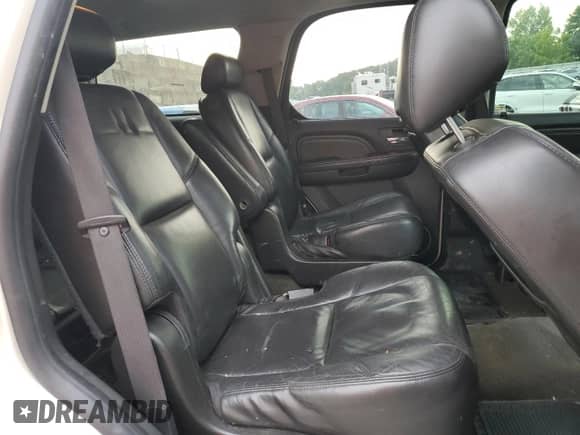 2010 Cadillac Escalade Luxury with VIN 1GYUKBEF4AR138359, listed as a Copart auction lot 65669015 with 215,242 mi miles and Salvage title. Bid and sale history available at DreamBid. Image 11.