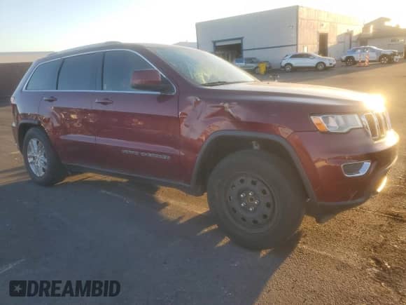 2017 Jeep Grand Cherokee Laredo with VIN 1C4RJEAG8HC784967, listed as a Copart auction lot 84422065 with 89,364 mi miles and Clean title. Bid and sale history available at DreamBid. Image 4.