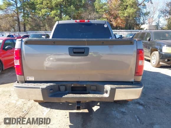 2012 Chevrolet Silverado 1500 LS z VIN 3GCPCREAXCG228826, wystawiony jako IAAI lot #41155616 z przebiegiem 223 683 mil mil oraz . Historia ofert i sprzedaży dostępna na DreamBid. Obrazek 17.
