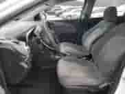 2017 Chevrolet Sonic LT z VIN 1G1JG6SH2H4156415, wystawiony jako Copart lot #85580824 z przebiegiem 96 105 mil mil oraz Czysty tytuł • Clean title. Historia ofert i sprzedaży dostępna na DreamBid. Obrazek 7.