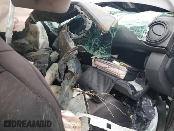 2020 Toyota Tacoma SR с VIN 5TFRX5GN4LX172285, выставлен на аукционе Copart как лот 86533215 с пробегом 39 345 миль миль и Списание • Salvage title. История ставок и продаж доступна на DreamBid. Изображение 8.