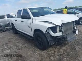 2020 Ram 1500 Express z VIN 3C6RR6KG4LG128081, wystawiony jako IAAI lot #42441882 z przebiegiem 52 945 mil mil oraz . Historia ofert i sprzedaży dostępna na DreamBid. Obrazek 1.