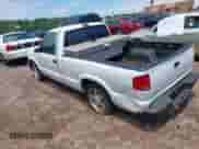 1998 Chevrolet S-10 LS с VIN 1GCCS1448W8144738, выставлен на аукционе IAAI как лот 42548832 с пробегом 174 878 миль миль и . История ставок и продаж доступна на DreamBid. Изображение 6.