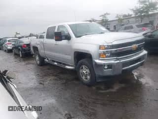 2016 Chevrolet Silverado 2500HD LT z VIN 1GC1KVE8XGF222868, wystawiony jako IAAI lot #43004596 z przebiegiem 93 976 mil mil oraz . Historia ofert i sprzedaży dostępna na DreamBid. Obrazek 1.