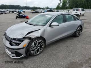 2023 Hyundai Ioniq 6 SEL с VIN KMHM34AC3PA038198, выставлен на аукционе Copart как лот 67244245 с пробегом 10 272 миль миль и Списание • Salvage title. История ставок и продаж доступна на DreamBid. Изображение 1.