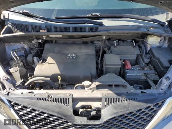 2015 Toyota Sienna SE with VIN 5TDXK3DC6FS622851, listed as a Copart auction lot 82207425 with 112,162 mi miles and Salvage title. Bid and sale history available at DreamBid. Image 12.