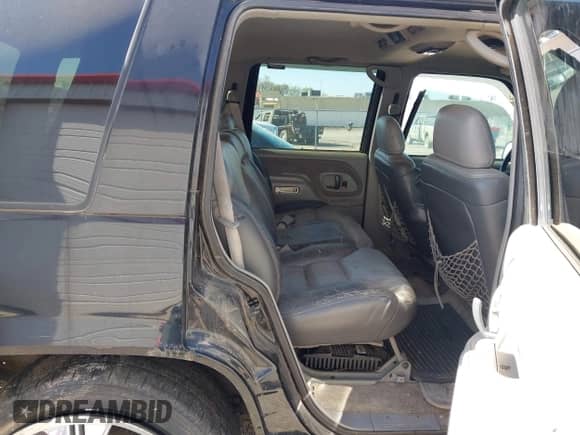 2000 Chevrolet Tahoe Limited with VIN 1GNEC13R2YR190203, listed as a IAAI auction lot 41994242 with 178,513 mi miles and . Bid and sale history available at DreamBid. Image 8.