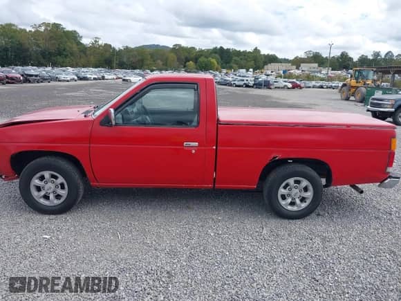 1996 Nissan Frontier XE z VIN 1N6SD11S5TC345608, wystawiony jako IAAI lot #43395471 z przebiegiem 175 150 mil mil oraz . Historia ofert i sprzedaży dostępna na DreamBid. Obrazek 14.