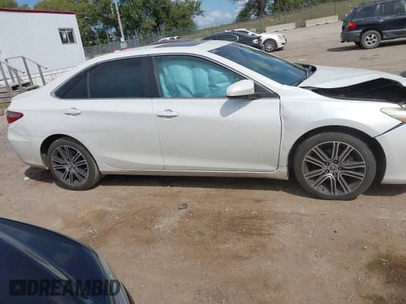 2016 Toyota Camry XLE with VIN 4T1BF1FK7GU187712, listed as a IAAI auction lot 43099840 with 131,543 mi miles and . Bid and sale history available at DreamBid. Image 13.