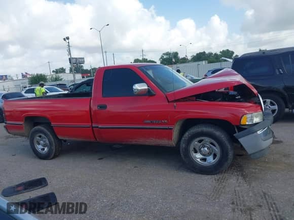 1994 Dodge 1500 z VIN 1B7HC16Y2RS532140, wystawiony jako IAAI lot #42542432 z przebiegiem 203 948 mil mil oraz . Historia ofert i sprzedaży dostępna na DreamBid. Obrazek 13.