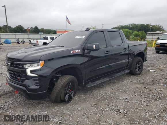 2024 Chevrolet Silverado 1500 LT Trail Boss with VIN 3GCUDFED1RG136232, listed as a Copart auction lot 67183085 with 45,067 mi miles and Salvage title. Bid and sale history available at DreamBid. Image 1.
