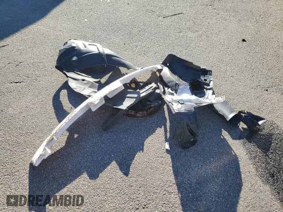 2002 Toyota Camry LE z VIN 4T1BE32K82U588621, wystawiony jako Copart lot #86985085 z przebiegiem 252 745 mil mil oraz Szkoda całkowita • Salvage title. Historia ofert i sprzedaży dostępna na DreamBid. Obrazek 12.