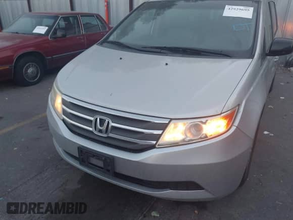 2013 Honda Odyssey EX-L с VIN 5FNRL5H67DB002193, выставлен на аукционе IAAI как лот 42929695 с пробегом 214 058 миль миль и . История ставок и продаж доступна на DreamBid. Изображение 6.