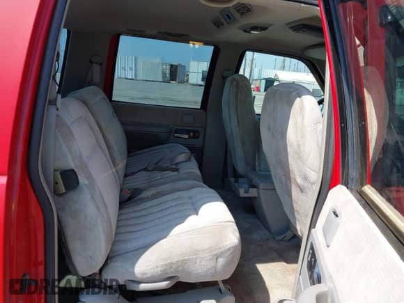 1994 Chevrolet Suburban with VIN 1GNGC26F2RJ335420, listed as a IAAI auction lot 42985260 with 236,963 mi miles and . Bid and sale history available at DreamBid. Image 8.