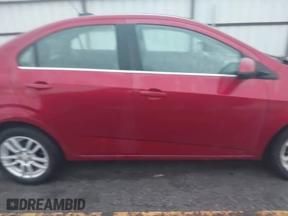 2015 Chevrolet Sonic LT с VIN 1G1JC5SH8F4220010, выставлен на аукционе IAAI как лот 42921568 с пробегом 53 806 миль миль и . История ставок и продаж доступна на DreamBid. Изображение 13.