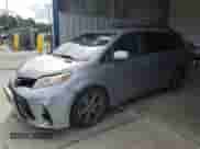 2018 Toyota Sienna SE z VIN 5TDXZ3DC9JS926552, wystawiony jako Copart lot #68366525 z przebiegiem 414 616 mil mil oraz Czysty tytuł • Clean title. Historia ofert i sprzedaży dostępna na DreamBid. Obrazek 1.