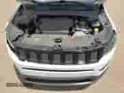 2018 Jeep Compass Latitude z VIN 3C4NJCBB2JT318340, wystawiony jako Copart lot #65468945 z przebiegiem 68 133 mil mil oraz Szkoda całkowita • Salvage title. Historia ofert i sprzedaży dostępna na DreamBid. Obrazek 12.