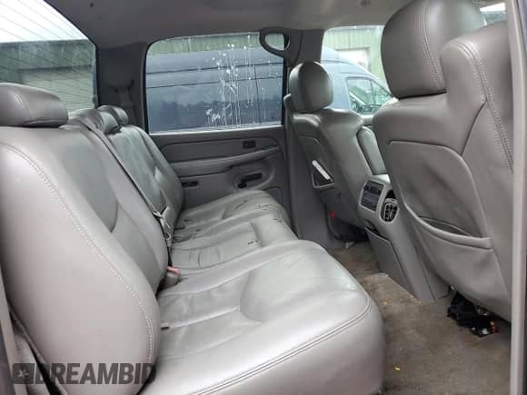 2004 Chevrolet Silverado 2500HD LT3 z VIN 1GCHK23G14F180092, wystawiony jako Copart lot #90902515 z przebiegiem Nie podano mil oraz Szkoda całkowita • Salvage title. Historia ofert i sprzedaży dostępna na DreamBid. Obrazek 11.