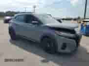 2021 Nissan Kicks SR z VIN 3N1CP5DV6ML492671, wystawiony jako Copart lot #80890315 z przebiegiem 50 163 mil mil oraz Szkoda całkowita • Salvage title. Historia ofert i sprzedaży dostępna na DreamBid. Obrazek 4.