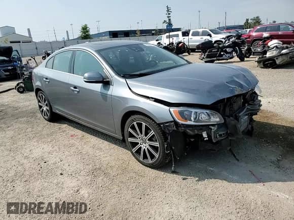 2017 Volvo S60 Inscription Platinum с VIN LYV402TM1HB151651, выставлен на аукционе Copart как лот 80094125 с пробегом 122 457 миль миль и Списание • Salvage title. История ставок и продаж доступна на DreamBid. Изображение 14.