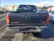 2003 GMC Sierra 1500 SLE z VIN 1GTEK14V23Z254997, wystawiony jako Copart lot #80293904 z przebiegiem 242 384 mil mil oraz Szkoda całkowita • Salvage title. Historia ofert i sprzedaży dostępna na DreamBid. Obrazek 6.