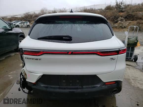 2024 Dodge Hornet R/T z VIN ZACPDFCW8R3A28813, wystawiony jako Copart lot #47790805 z przebiegiem 24 034 mil mil oraz Szkoda całkowita • Salvage title. Historia ofert i sprzedaży dostępna na DreamBid. Obrazek 6.