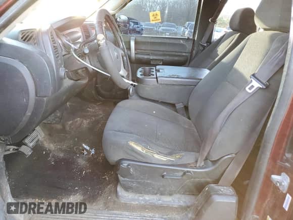 2008 GMC Sierra 1500 SLE2 z VIN 2GTEK19JX81333887, wystawiony jako Copart lot #89182485 z przebiegiem 210 699 mil mil oraz Czysty tytuł • Clean title. Historia ofert i sprzedaży dostępna na DreamBid. Obrazek 7.