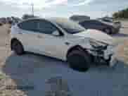 2020 Tesla Model Y Long Range с VIN 5YJYGDEEXLF032986, выставлен на аукционе Copart как лот 80572925 с пробегом 74 596 миль миль и Чистый • Clean title. История ставок и продаж доступна на DreamBid. Изображение 4.