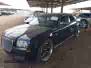 2005 Chrysler 300 300 z VIN 2C3JA43R05H615948, wystawiony jako IAAI lot #43419517 z przebiegiem Nie podano mil oraz . Historia ofert i sprzedaży dostępna na DreamBid. Obrazek 2.