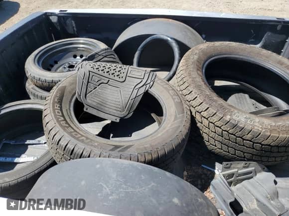 2000 GMC Sierra 1500 SL z VIN 1GTEC14V8YZ254071, wystawiony jako Copart lot #63815325 z przebiegiem 181 362 mil mil oraz Szkoda całkowita • Salvage title. Historia ofert i sprzedaży dostępna na DreamBid. Obrazek 12.