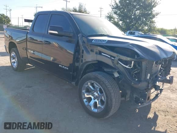 2022 Ram 1500 Big Horn z VIN 1C6RREBT3NN442466, wystawiony jako IAAI lot #40734114 z przebiegiem 22 586 mil mil oraz . Historia ofert i sprzedaży dostępna na DreamBid. Obrazek 1.