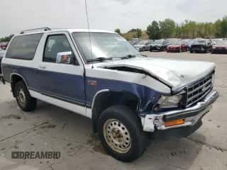 1988 Chevrolet Blazer z VIN 1GNCT18Z1J8167006, wystawiony jako Copart lot #67576925 z przebiegiem 262 492 mil mil oraz Czysty tytuł • Clean title. Historia ofert i sprzedaży dostępna na DreamBid. Obrazek 4.