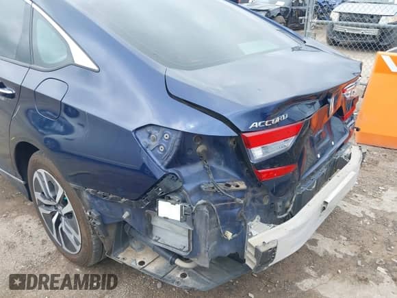 2020 Honda Accord Touring with VIN 1HGCV3F92LA008753, listed as a IAAI auction lot 42420044 with 62,520 mi miles and . Bid and sale history available at DreamBid. Image 18.