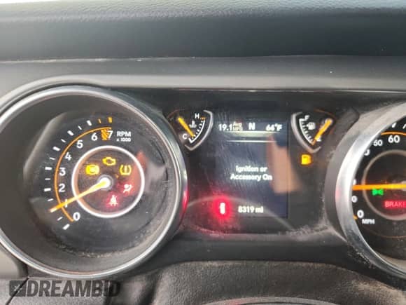 2021 Jeep Wrangler Unlimited 80th Anniversary z VIN 1C4HJXDG7MW708491, wystawiony jako Copart lot #89494755 z przebiegiem 8 319 mil mil oraz Czysty tytuł • Clean title. Historia ofert i sprzedaży dostępna na DreamBid. Obrazek 9.