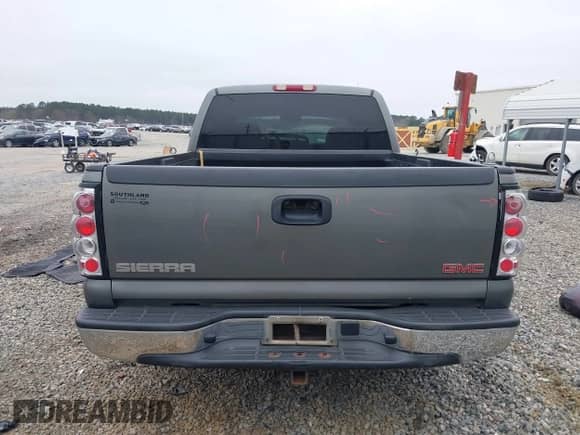 2002 GMC Sierra 1500 SLE z VIN 2GTEC19V321311642, wystawiony jako IAAI lot #41508743 z przebiegiem 262 362 mil mil oraz . Historia ofert i sprzedaży dostępna na DreamBid. Obrazek 16.