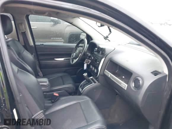 2017 Jeep Compass High Altitude z VIN 1C4NJCEBXHD163046, wystawiony jako IAAI lot #41983669 z przebiegiem 113 668 mil mil oraz . Historia ofert i sprzedaży dostępna na DreamBid. Obrazek 5.