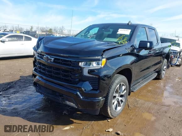 2022 Chevrolet Silverado 1500 RST z VIN 3GCUDEET1NG534651, wystawiony jako IAAI lot #41698902 z przebiegiem 44 823 mil mil oraz . Historia ofert i sprzedaży dostępna na DreamBid. Obrazek 2.