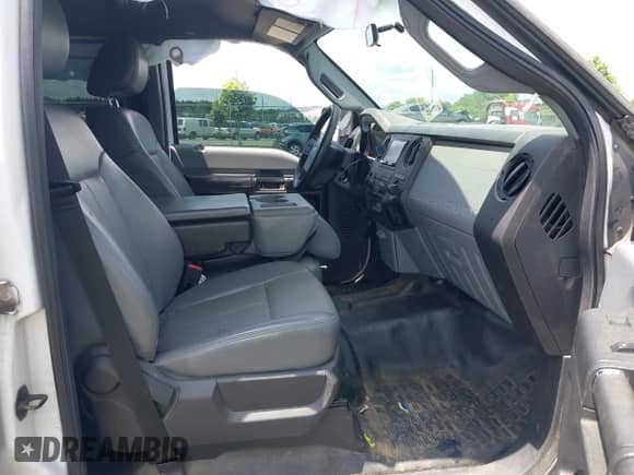 2014 Ford F-250 XL z VIN 1FT7W2B69EEB74475, wystawiony jako IAAI lot #42437572 z przebiegiem 199 118 mil mil oraz . Historia ofert i sprzedaży dostępna na DreamBid. Obrazek 5.