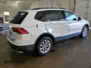 2019 Volkswagen Tiguan S z VIN 3VV1B7AX8KM116826, wystawiony jako Copart lot #86462005 z przebiegiem 80 414 mil mil oraz Szkoda całkowita • Salvage title. Historia ofert i sprzedaży dostępna na DreamBid. Obrazek 3.