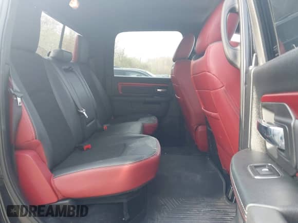 2017 Ram 1500 Rebel z VIN 1C6RR7YT7HS531000, wystawiony jako IAAI lot #42102807 z przebiegiem 108 785 mil mil oraz . Historia ofert i sprzedaży dostępna na DreamBid. Obrazek 8.