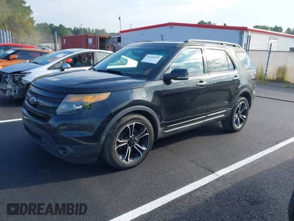 2013 Ford Explorer Sport с VIN 1FM5K8GT8DGB41888, выставлен на аукционе IAAI как лот 43245218 с пробегом 237 991 миль миль и . История ставок и продаж доступна на DreamBid. Изображение 2.