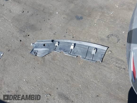 2015 Toyota Prius Four with VIN JTDKN3DU9F1890512, listed as a IAAI auction lot 41610350 with 86,396 mi miles and . Bid and sale history available at DreamBid. Image 12.