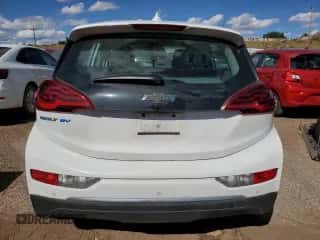 2020 Chevrolet Bolt EV LT z VIN 1G1FY6S00L4119465, wystawiony jako Copart lot #70701383 z przebiegiem Nie podano mil oraz . Historia ofert i sprzedaży dostępna na DreamBid. Obrazek 6.